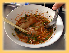 Lecker Nudelsuppe in Khorat