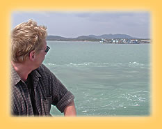 Ein Blick zum Festland von der Faehre nach Koh Chang